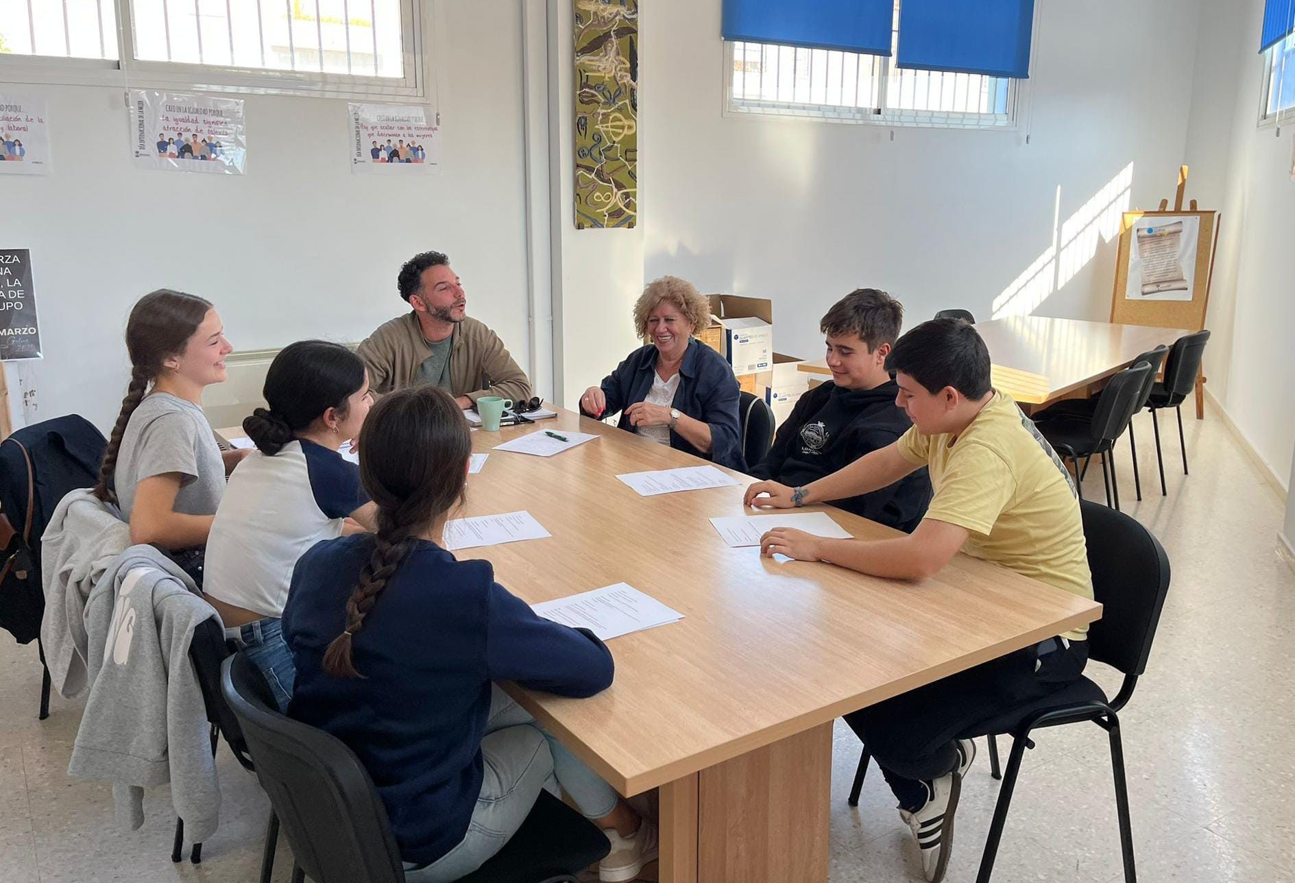 Alcaldesa y delegado de Bienestar Social se reúnen con integrantes del Consejo Municipal de la Infancia y la Adolescencia de Gelves