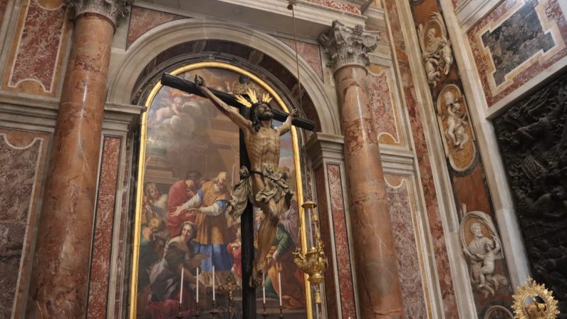 El Cachorro ya se encuentra en la Basílica de San Pedro en Roma expuesto a la veneración de peregrinos de todo el mundo