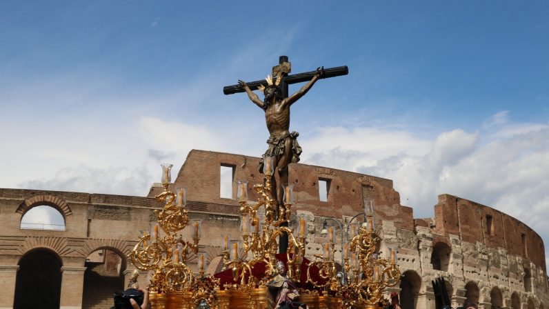 La Gran Procesión del Jubileo deja escenas para la historia de las cofradías