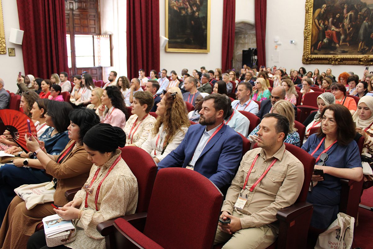 Personal universitario de 36 países se reúne en la International Staff Week de la US