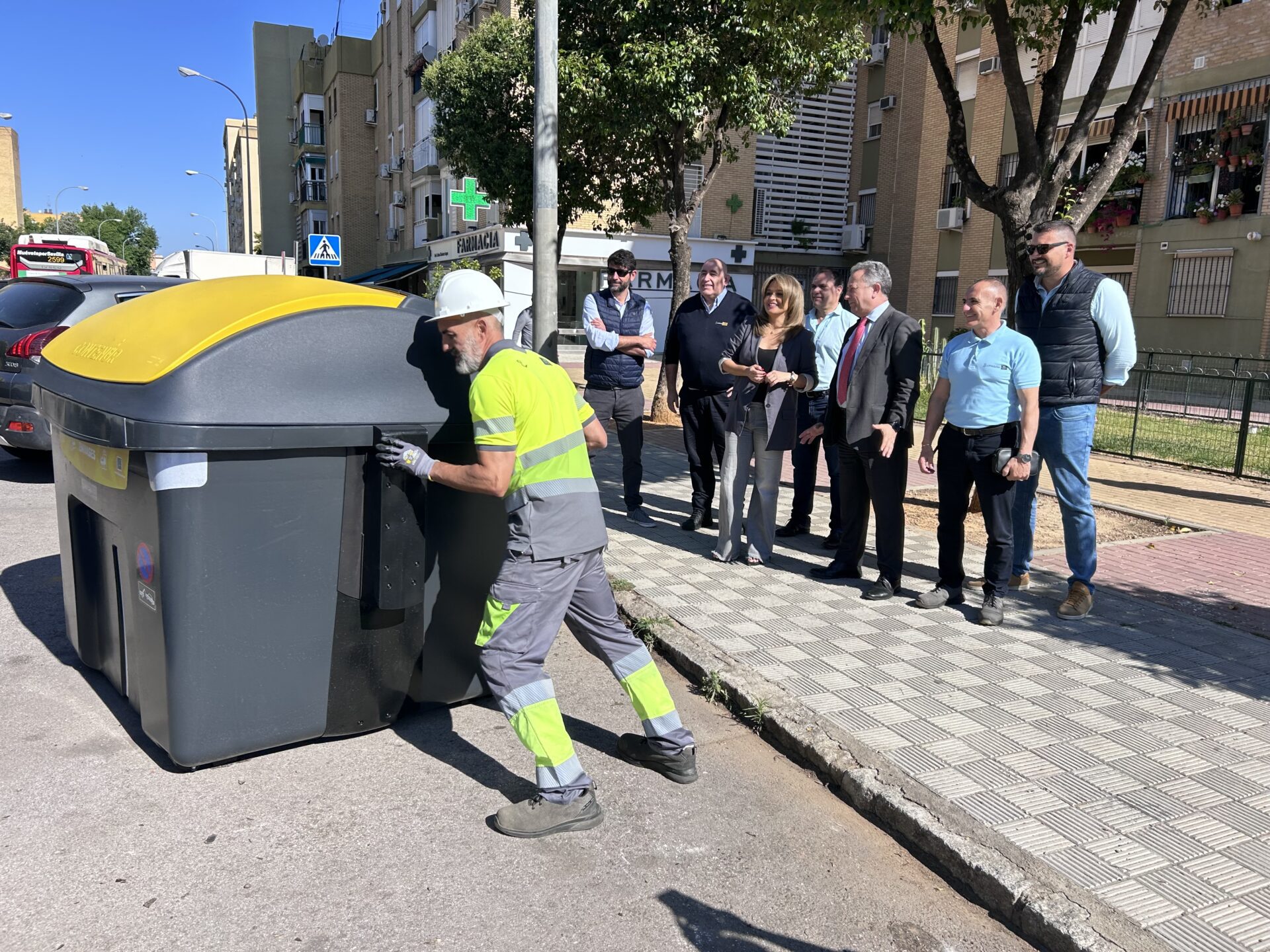 Lipasam inicia en Pino Montano la renovación total de los contenedores de Sevilla con una inversión de más de 17 millones de euros