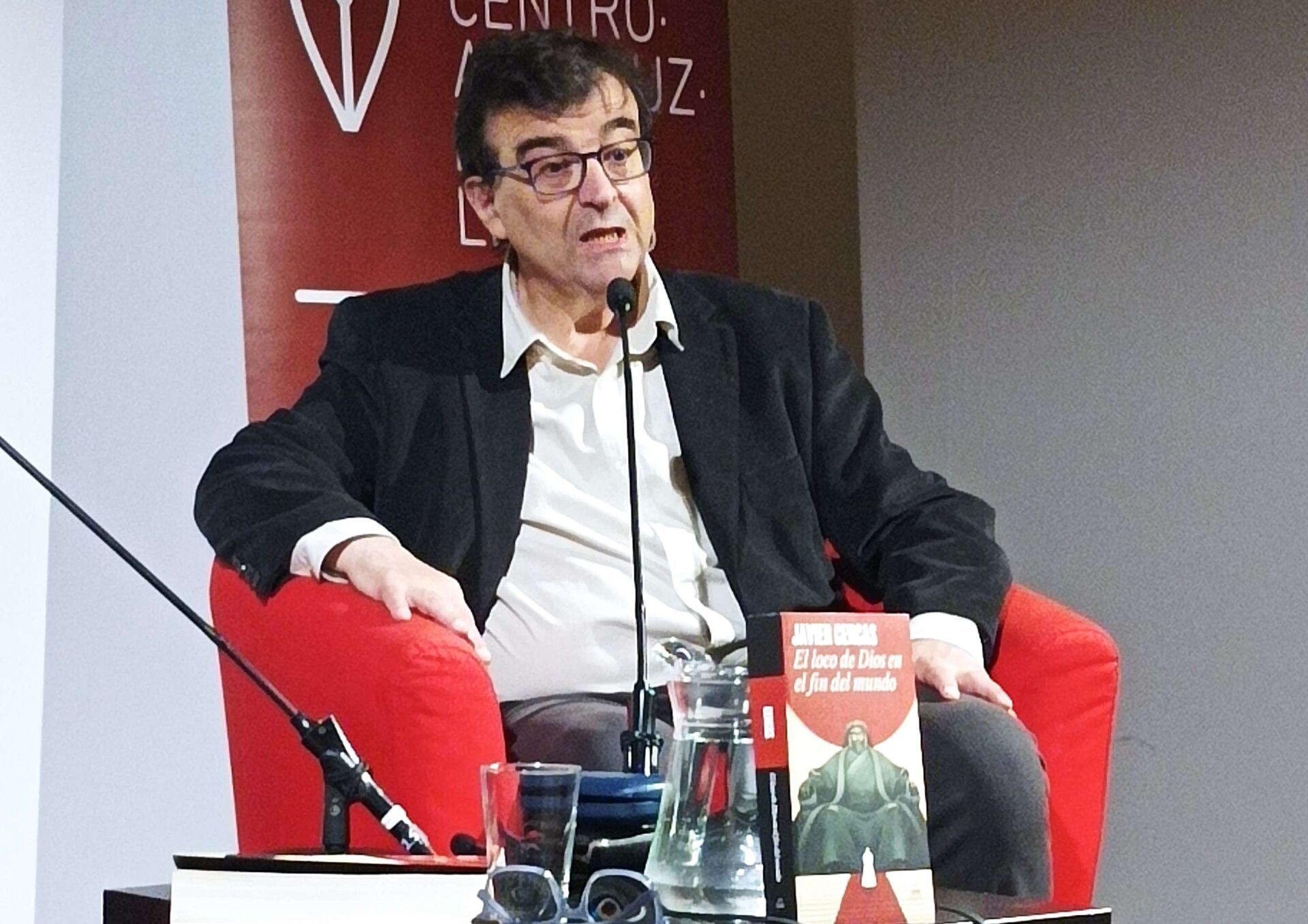 Javier Cercas aborda en el CICUS su encuentro con el papa Francisco