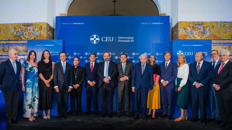 Premio de la Universidad CEU Fernando III a las Hermanas de la Cruz