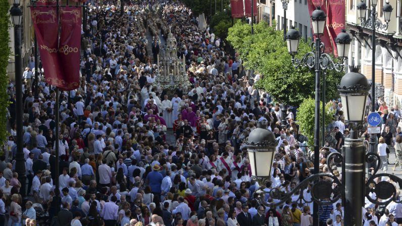 ADQUISICIÓN DE LAS SILLAS PARA LA PROCESIÓN DEL CORPUS CHRISTI 2025