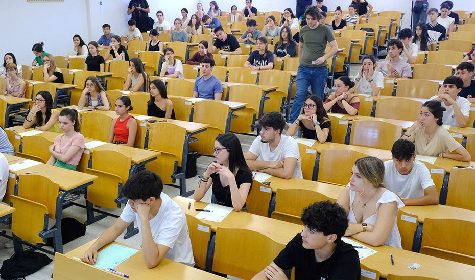 La prueba de acceso a la universidad en Andalucía registró en 2024 el mayor número de matriculados