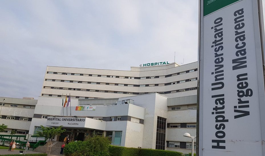 Cuatro hombres heridos al colisionar dos turismos en Cantillana (Sevilla)