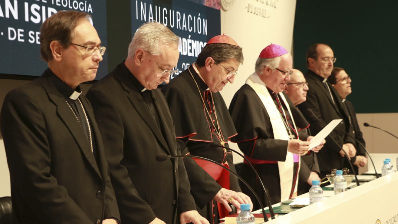 Nuevos reglamentos de la Facultad de Teología y del Instituto Superior de Ciencias Religiosas