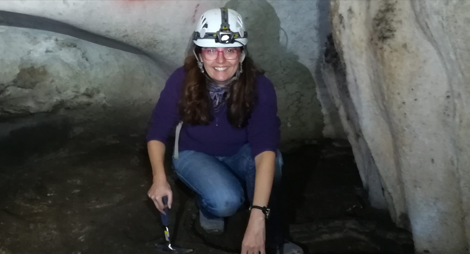 Descubren cómo la actividad neandertal favoreció la formación de un raro mineral en la Cueva del Ángel (Lucena, Córdoba)