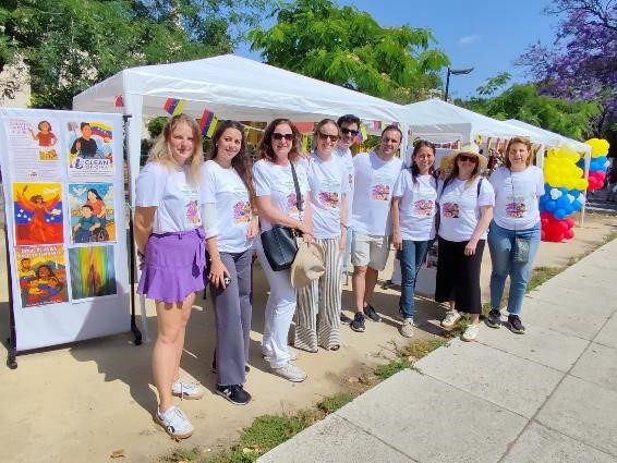 La Feria Cultural Emprendedora Venezolana visibiliza los emprendimientos de mujeres migrantes con el apoyo de la US