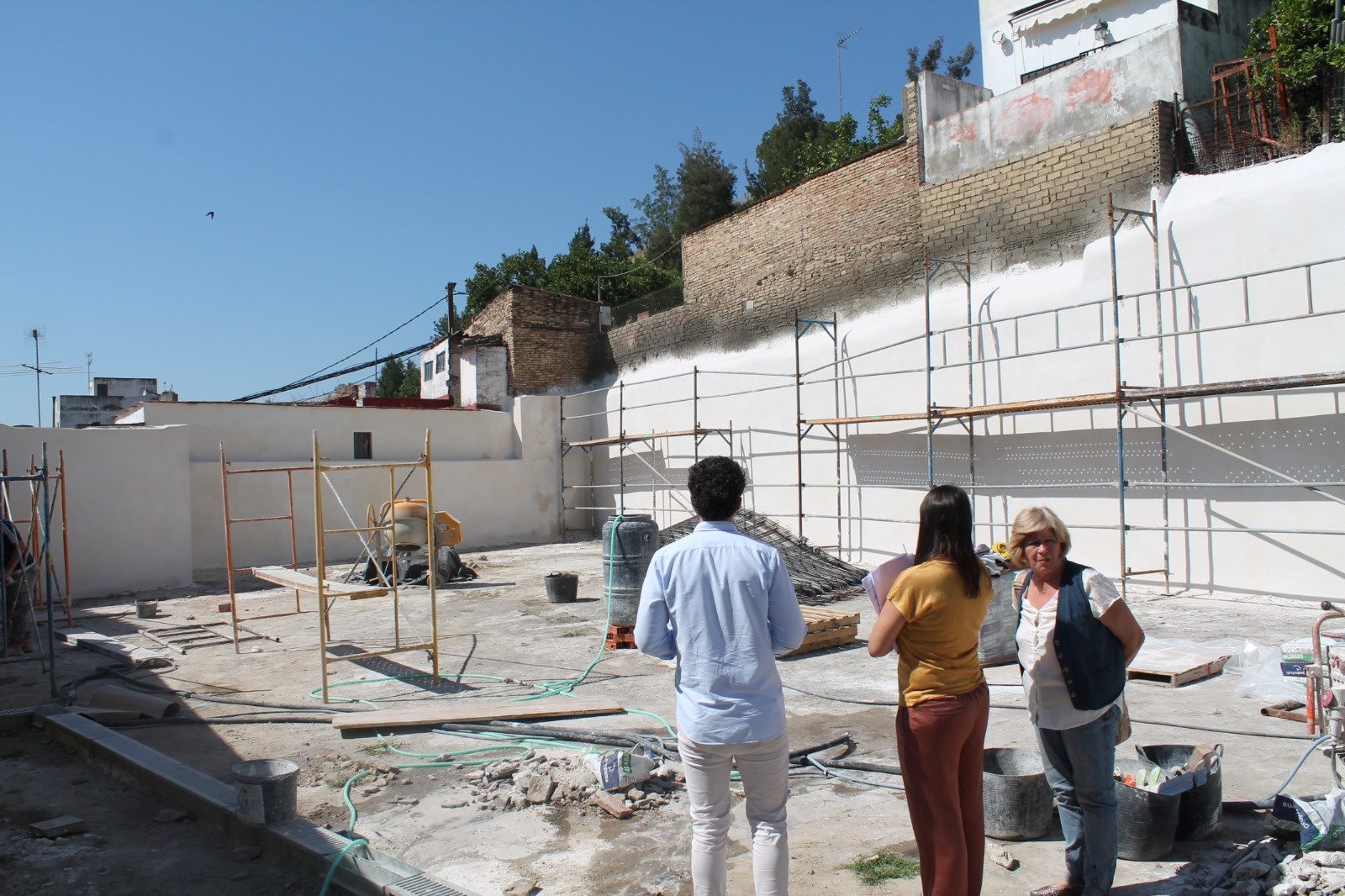 La alcaldesa visita las obras de mejora de la antigua Casa Palacio