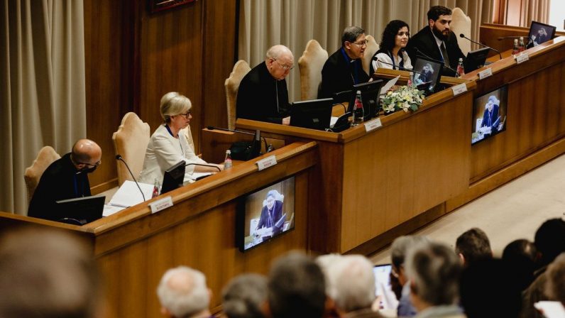 Renovación, esperanza y perdón: encuentro de los movimientos eclesiales en Roma