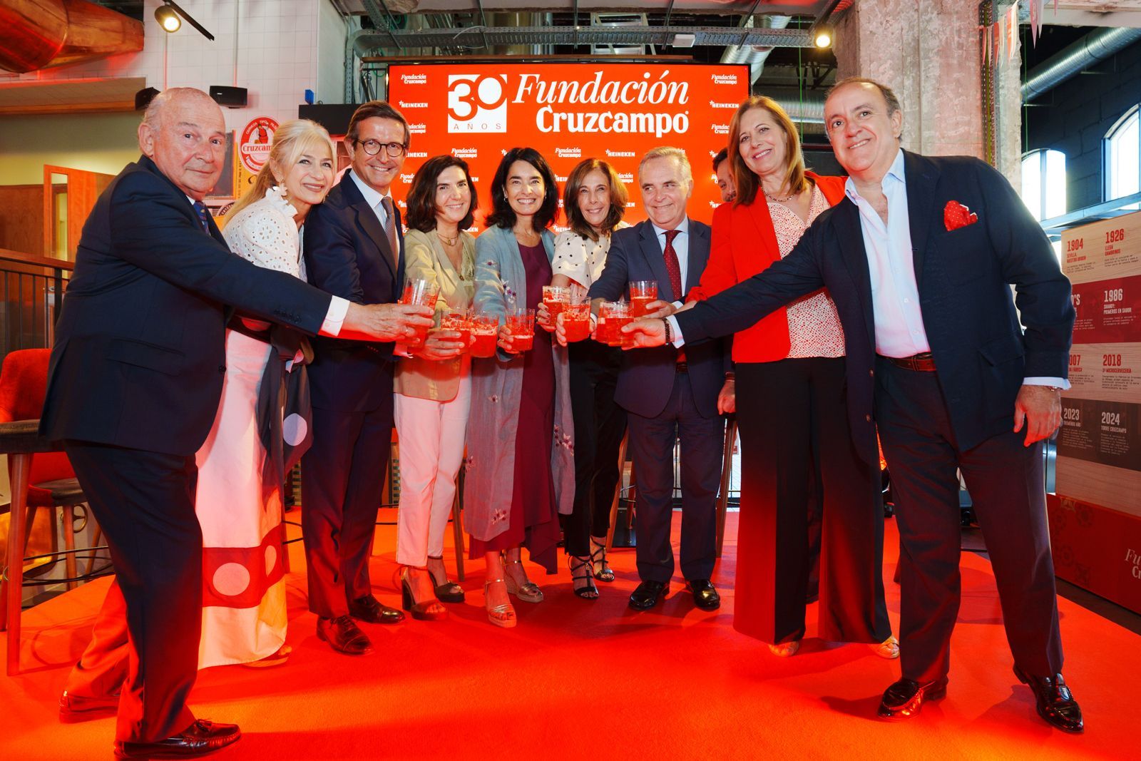 Rosario Andújar representa a la Diputación de Sevilla en la celebración de los treinta años de la Fundación Cruzcampo