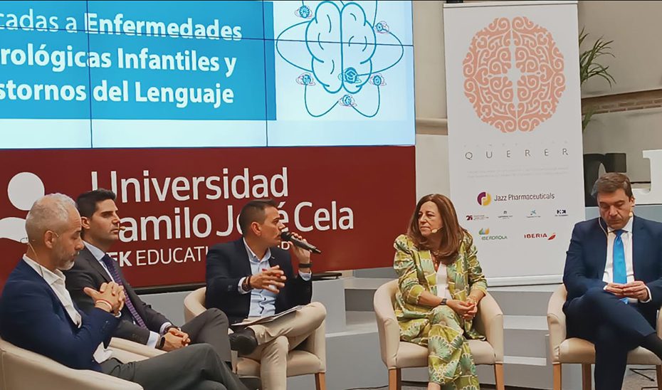 Unos 13.600 especialistas y más de 2.300 aulas específicas atienden al alumnado con necesidades educativas especiales
