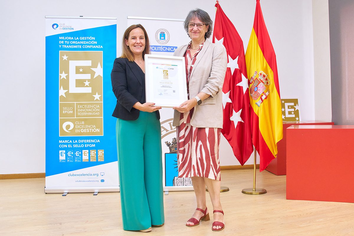 La BUS es la primera biblioteca universitaria española en conseguir el sello EFQM 700