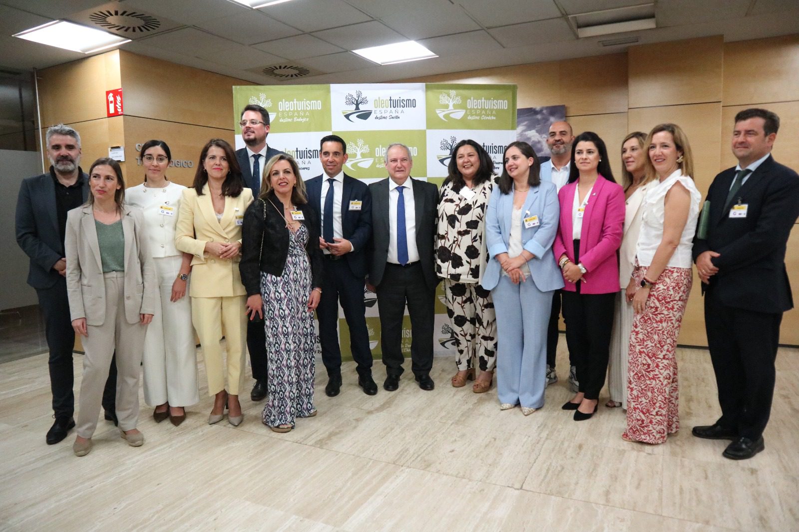 Gonzalo Domínguez destaca “el potencial de un proyecto que parte de nuestra tradicional cultura del olivo para ofertar experiencias turísticas genuinas en el medio rural”