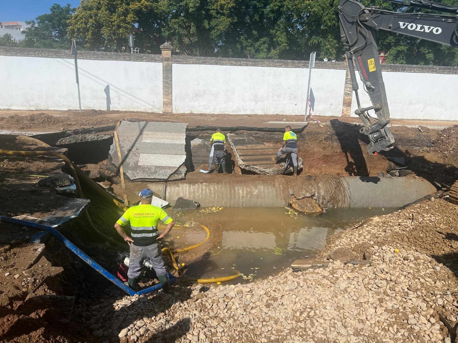 Una avería en la conducción principal de transporte de agua provocará cortes totales del servicio en varios municipios abastecidos por Aguas del Huesna