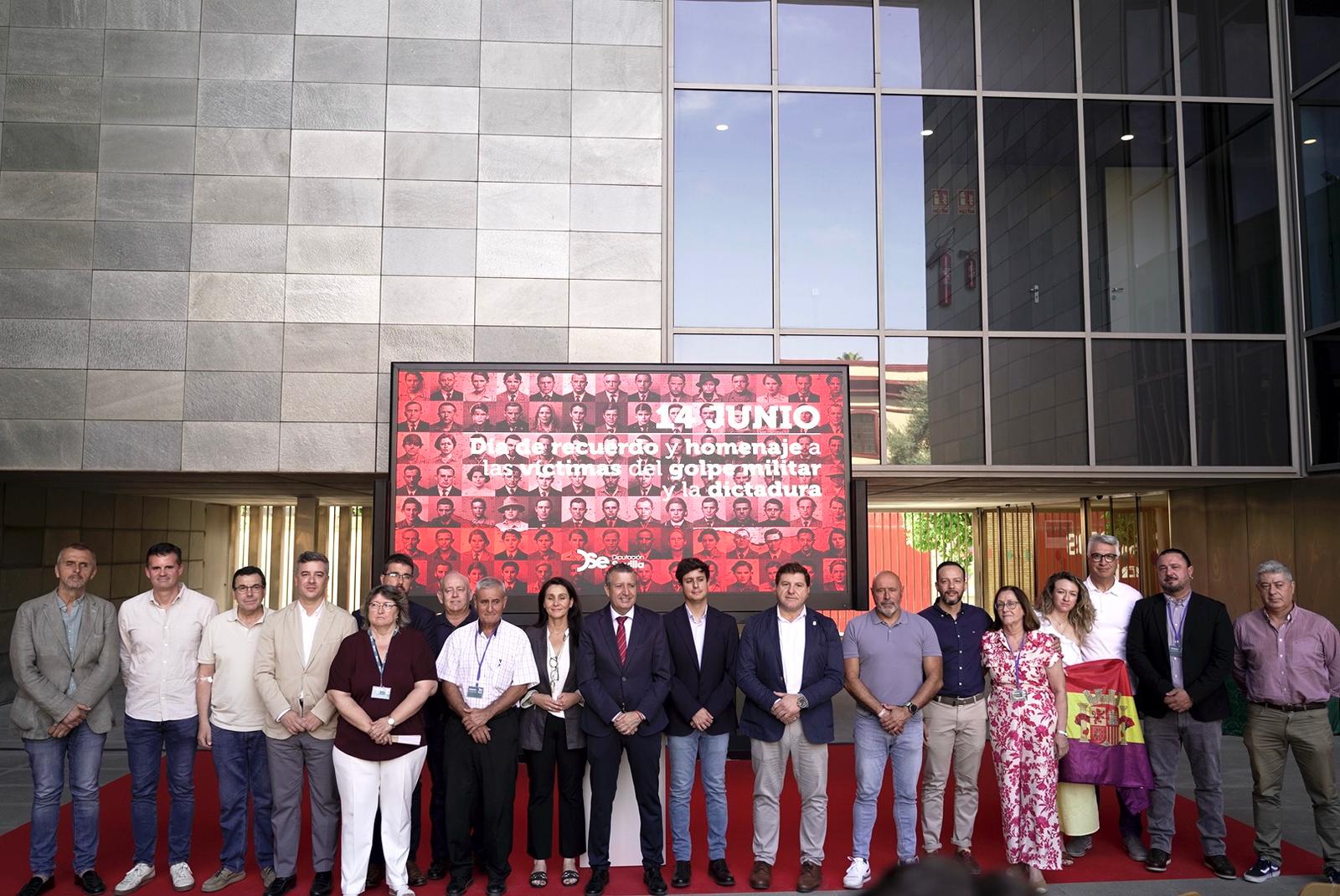 Javier Fernández pide “la determinación y el compromiso para firmar ya el convenio y pilotar las actuaciones reparativas en la Fosa Monumento”