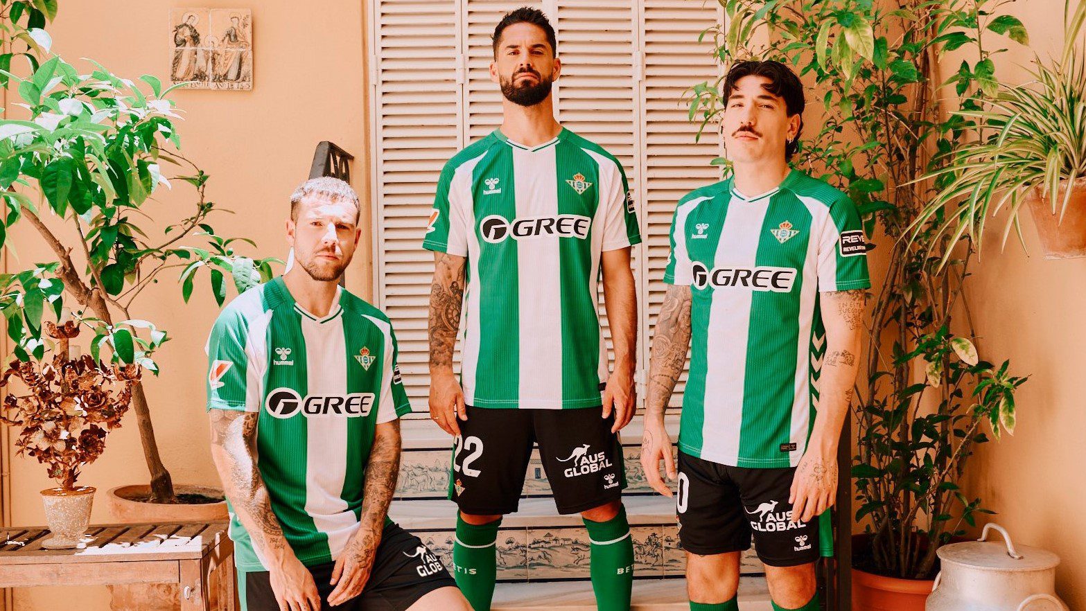 El Real Betis y hummel presentan la primera equipación de la temporada 2025/26