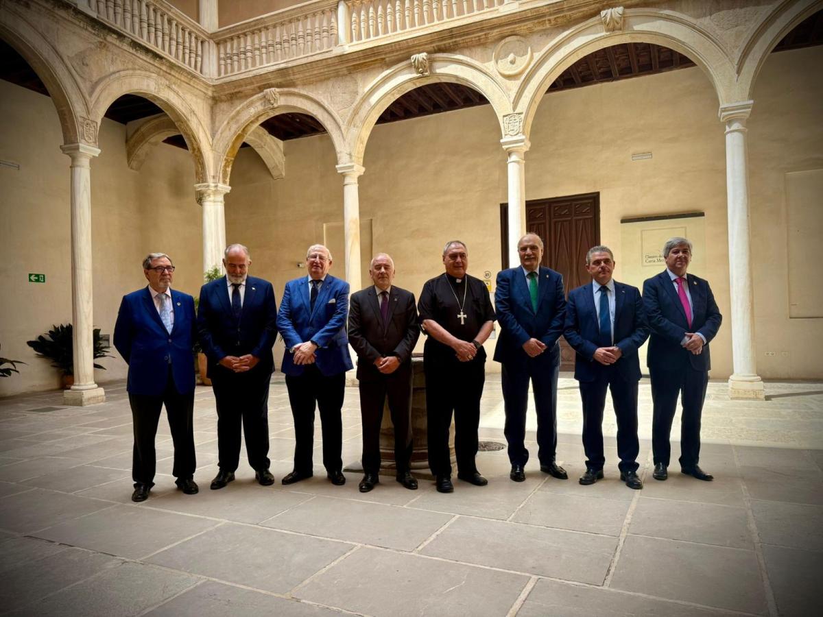 LA SEGURIDAD Y EL CRECIMIENTO DE LOS CORTEJOS CENTRAN EL ENCUENTRO DE PRESIDENTES DE LOS CONSEJOS Y AGRUPACIONES DE ANDALUCÍA