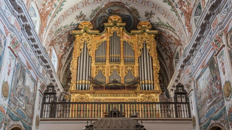 Acuerdo entre Fundación FOCUS y Cabildo Catedral de Sevilla para la adquisición del órgano del Hospital de los Venerables