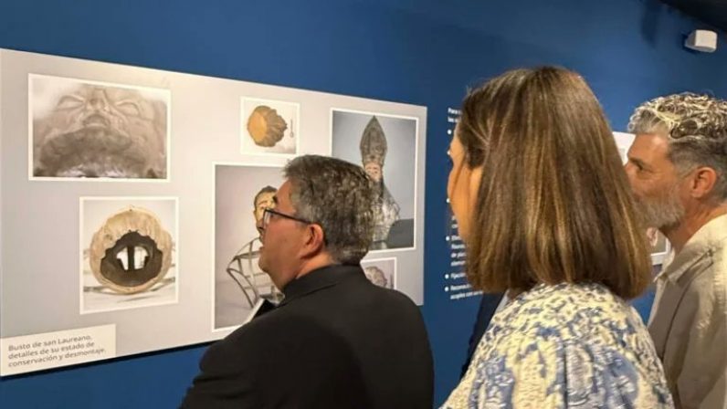 Inaugurada la exposición «Solium Argenti. La restauración del altar de plata de la Catedral de Sevilla»