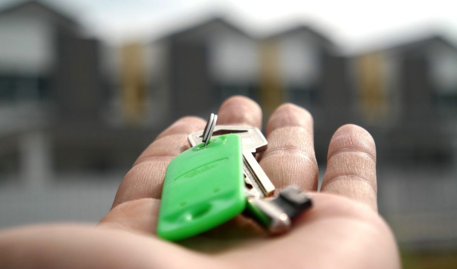 Más de 1.700 andaluces han adquirido su primera vivienda con el aval hipotecario de la Junta