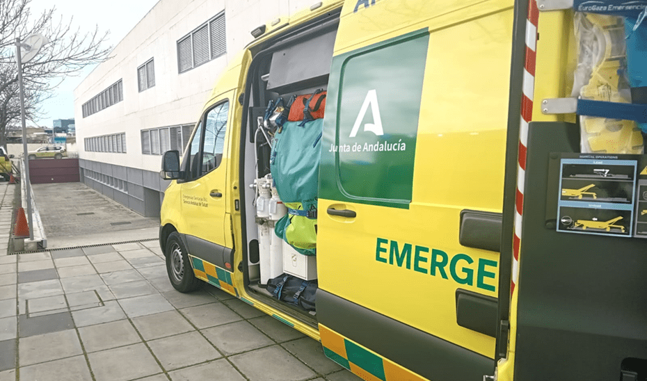 Un hombre de 53 años trasladado al hospital tras incendiarse un piso en Córdoba