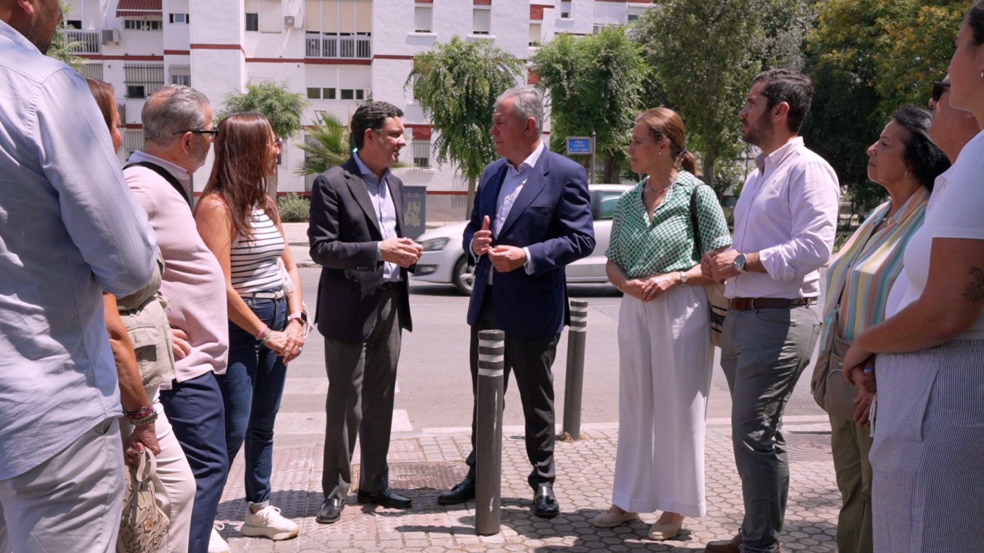 El Gobierno de Sanz avanza en su ambicioso plan de recuperación del asfaltado repavimentando arterias claves de Pino Montano