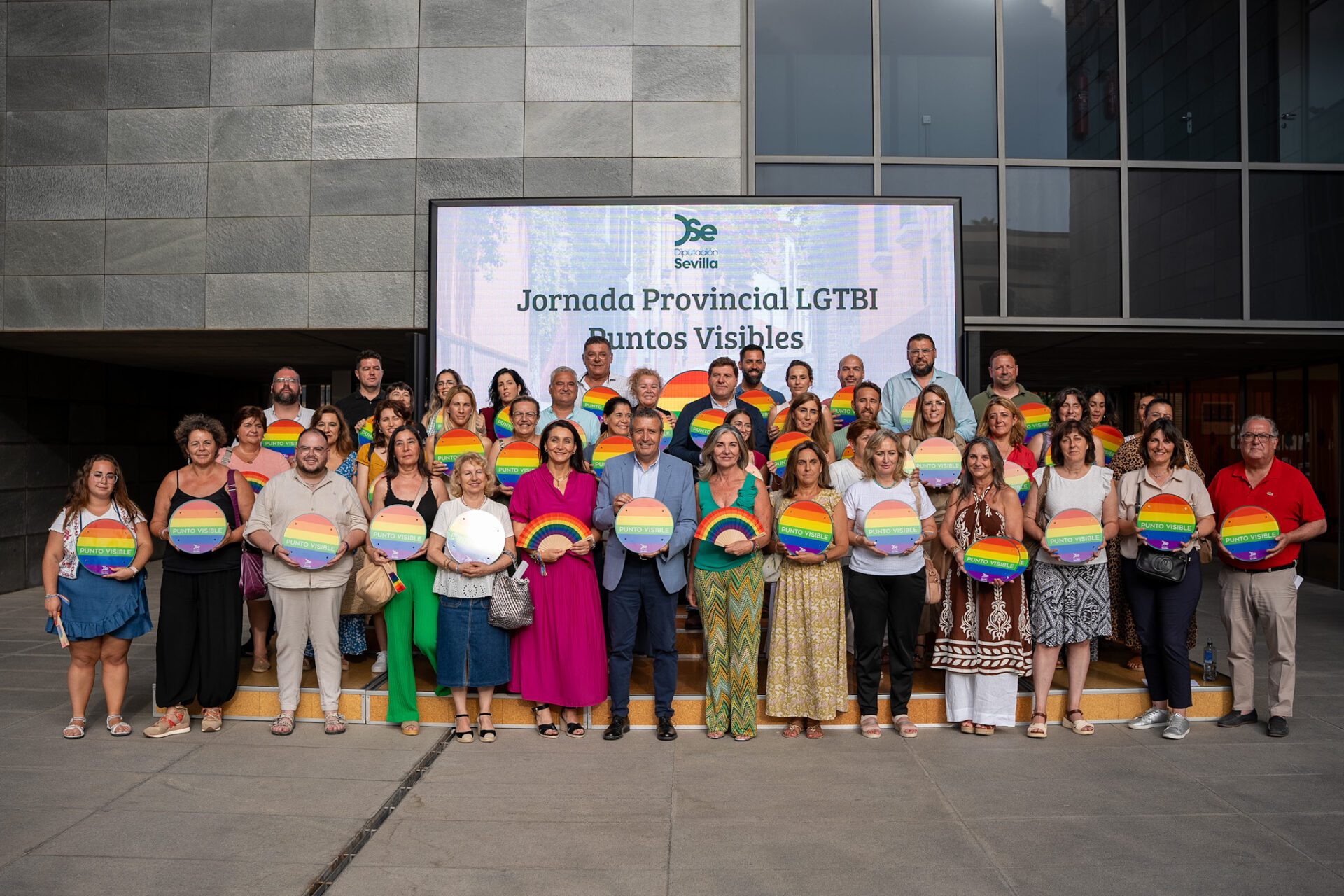 La Diputación de Sevilla pone en marcha 48 Puntos Visibles provinciales, espacios seguros en los que se podrá encontrar asesoramiento en materia LGTBI