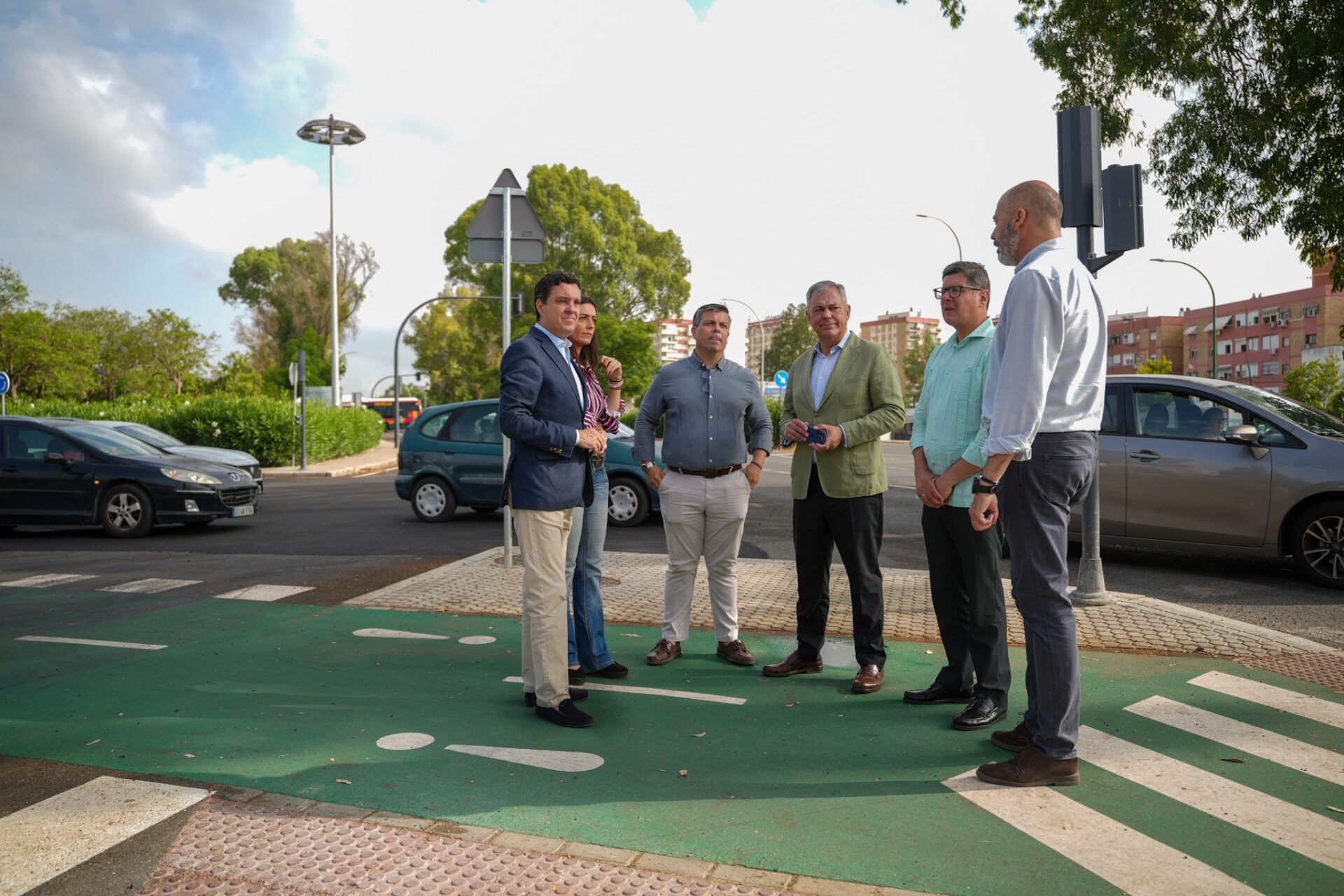 El Ayuntamiento culmina las obras del carril bici en la Avenida de Jerez que cuenta con 1,7 kilómetros de longitud