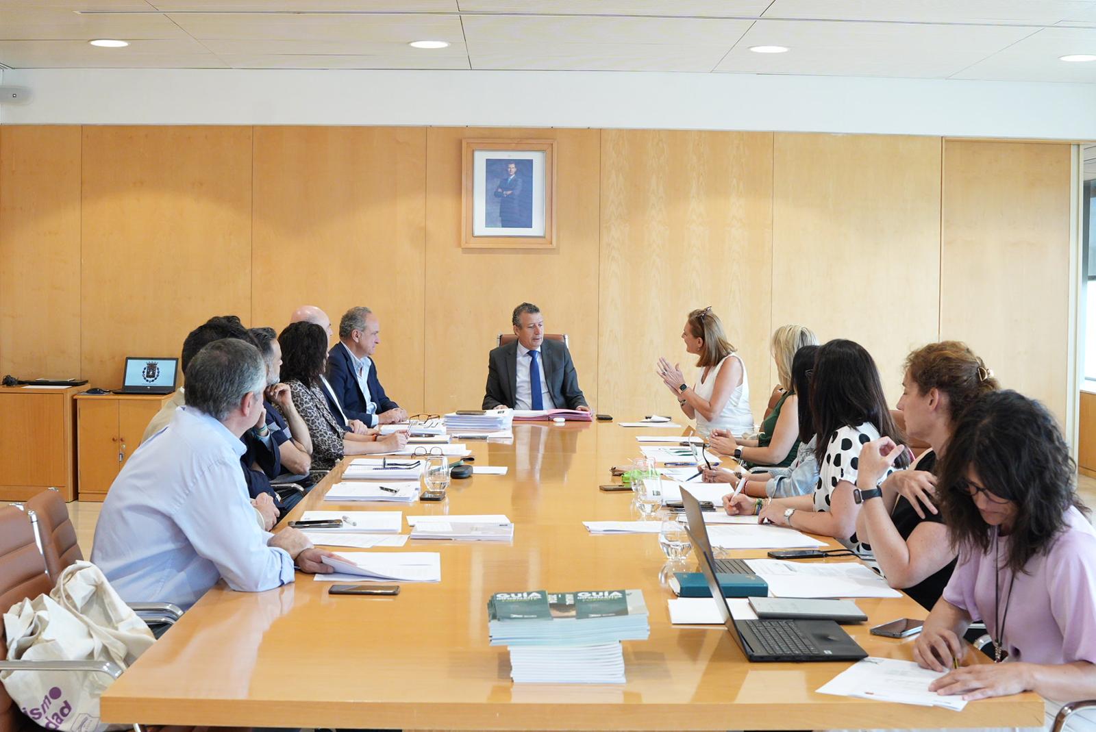 Aprobada la regulación de las líneas de colaboración financiera de la Diputación en prevención de la exclusión social, adquisición de vehículos de recogida RSU y en materia cultural