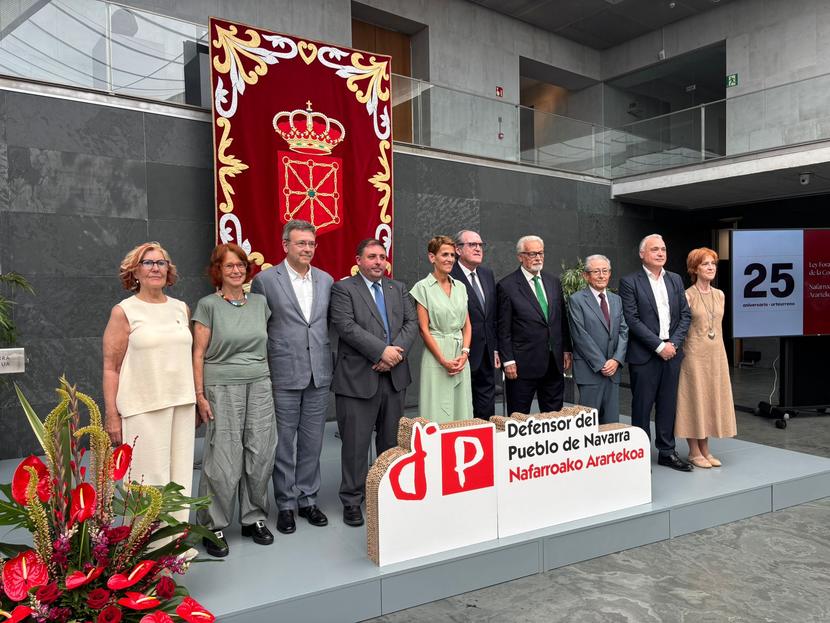 El Defensor asiste al 25º aniversario del Defensor del Pueblo de Navarra
