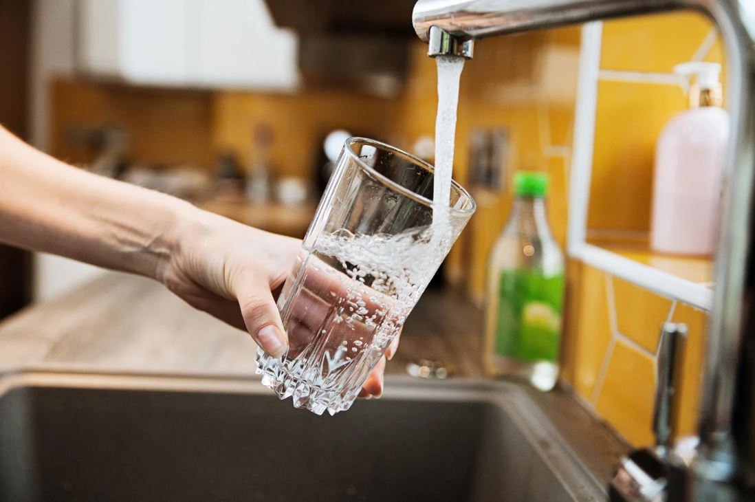 Un estudio de la Universidad de Sevilla revela que subir el precio del agua no ayuda a ahorrar