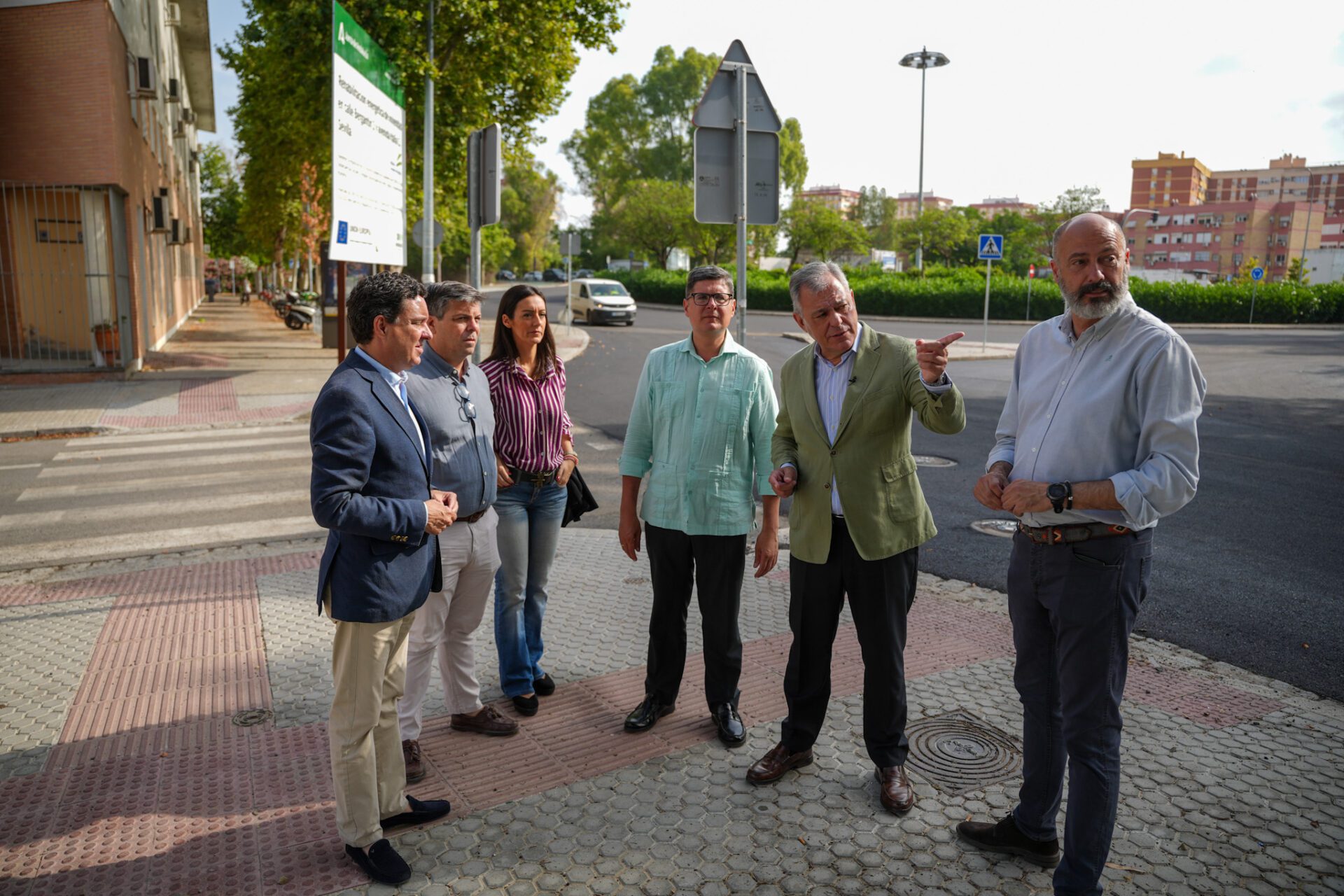 El Gobierno de Sanz reasfalta la avenida de Reino Unido, arteria fundamental de entrada y salida de Los Bermejales