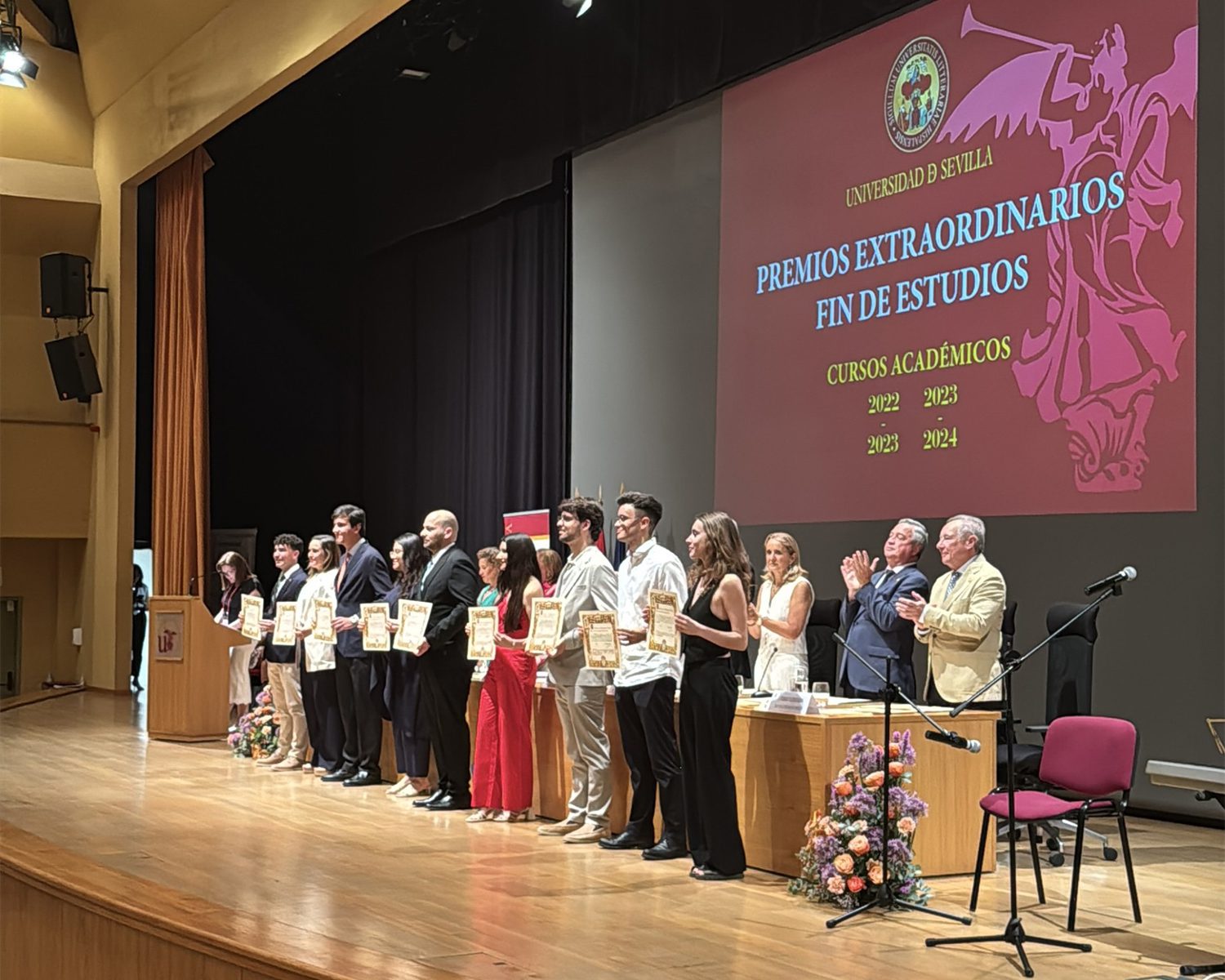 La Universidad de Sevilla reconoce a 420 estudiantes con los Premios Extraordinarios Fin de Estudio
