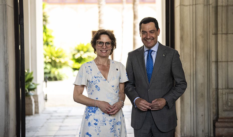 El presidente de la Junta, Juanma Moreno, recibe en San Telmo a la comisaria de Medio Ambiente, Resiliencia Hídrica y Economía Circular Competitiva, Jessika Roswall