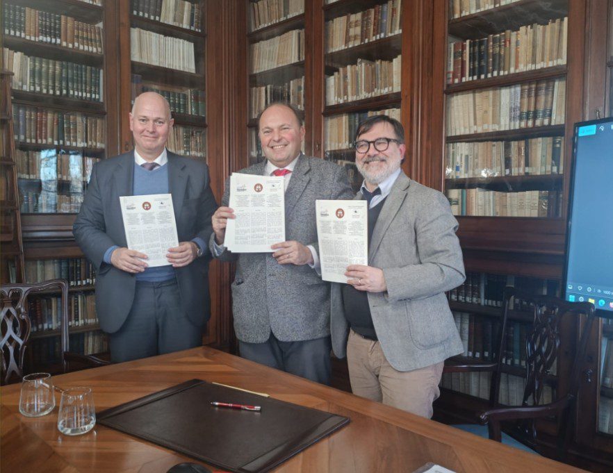 La US firma un acuerdo Erasmus+ con las universidades de Unimore (Italia) y Coímbra (Portugal)