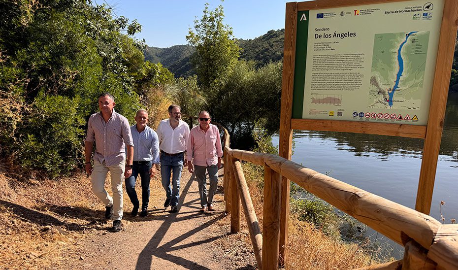 Inaugurados el ‘Sendero de los Ángeles’ y el área recreativa ‘Fuente del Valle’ en Hornachuelos