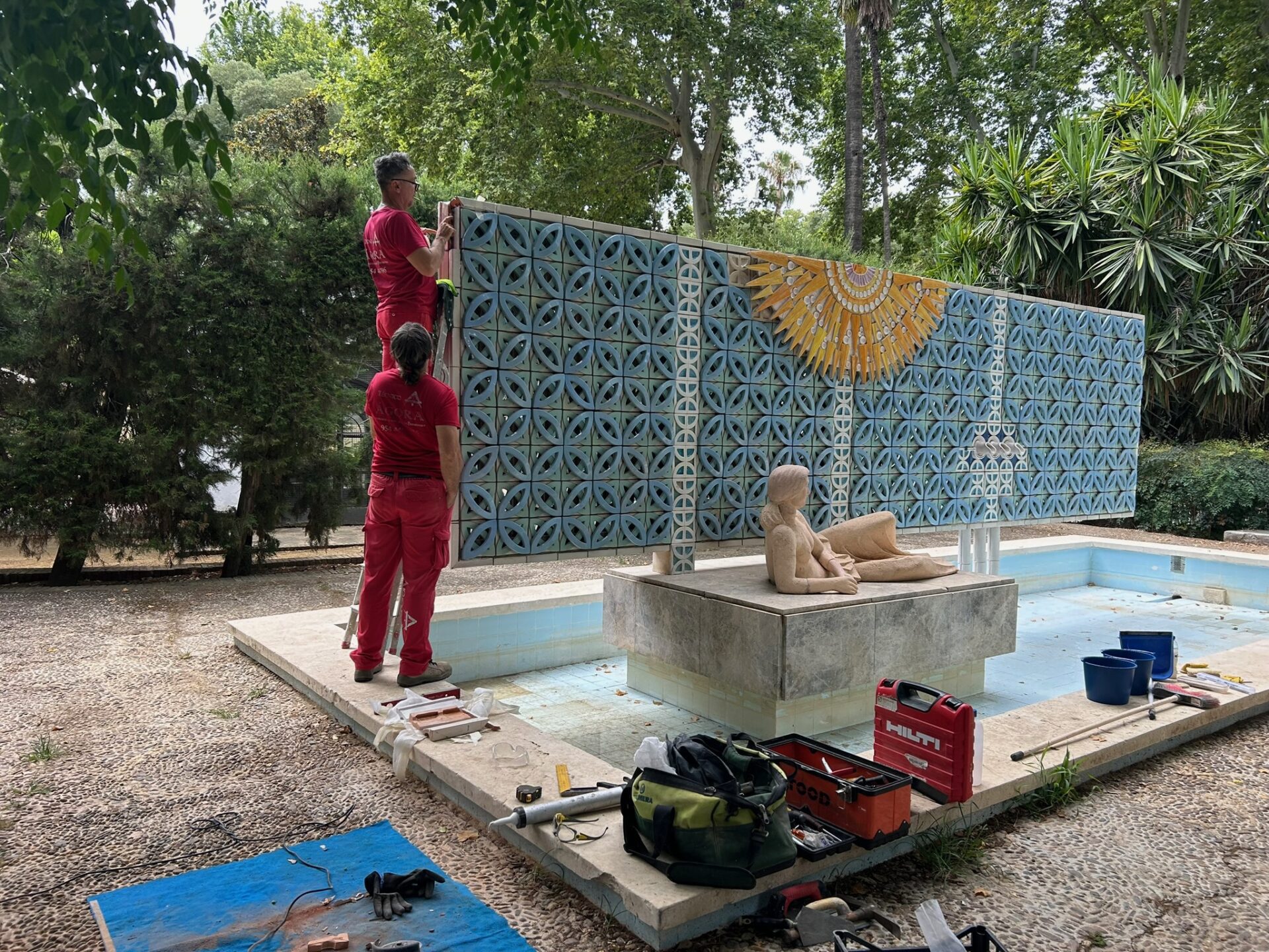 El Gobierno de Sanz restaura el monumento de la Glorieta de Luis Montoto dentro del plan pionero de conservación de esculturas de los parques históricos