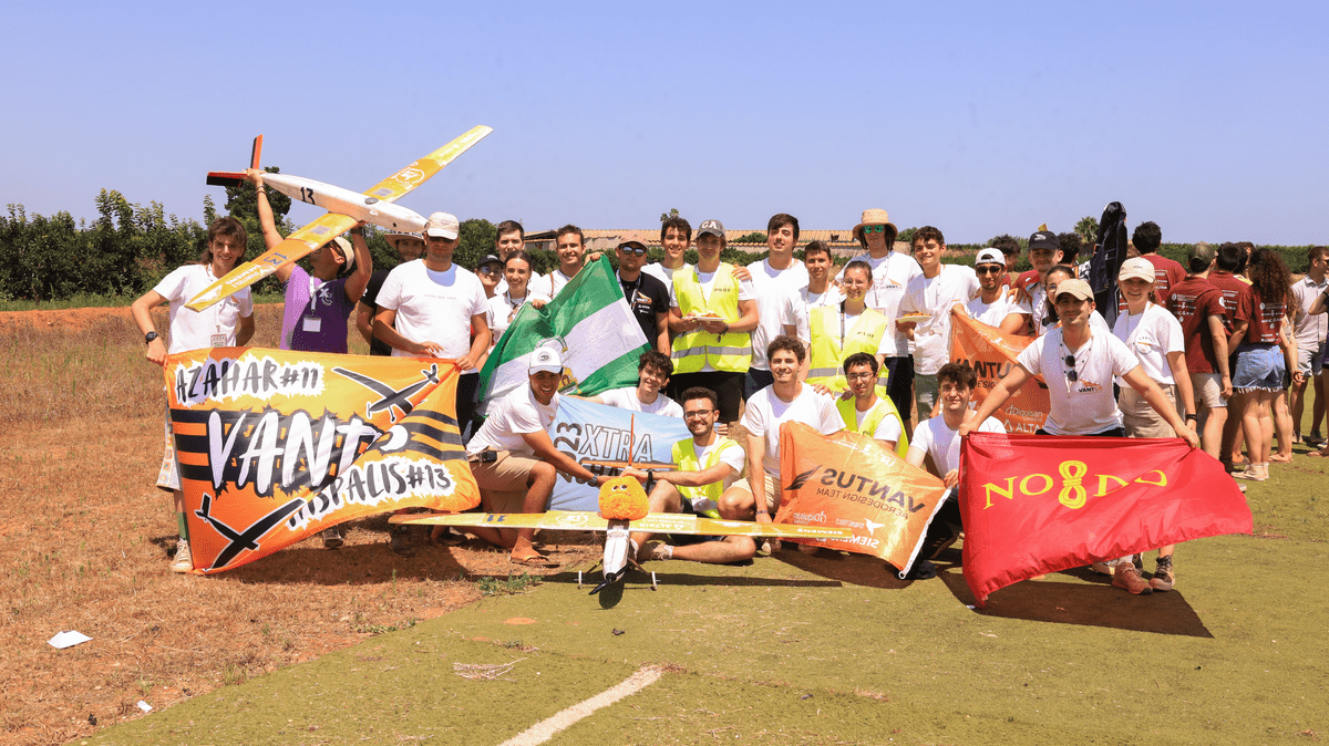 El equipo de aeromodelismo de la US se corona campeón en el XtraChallenge 2025