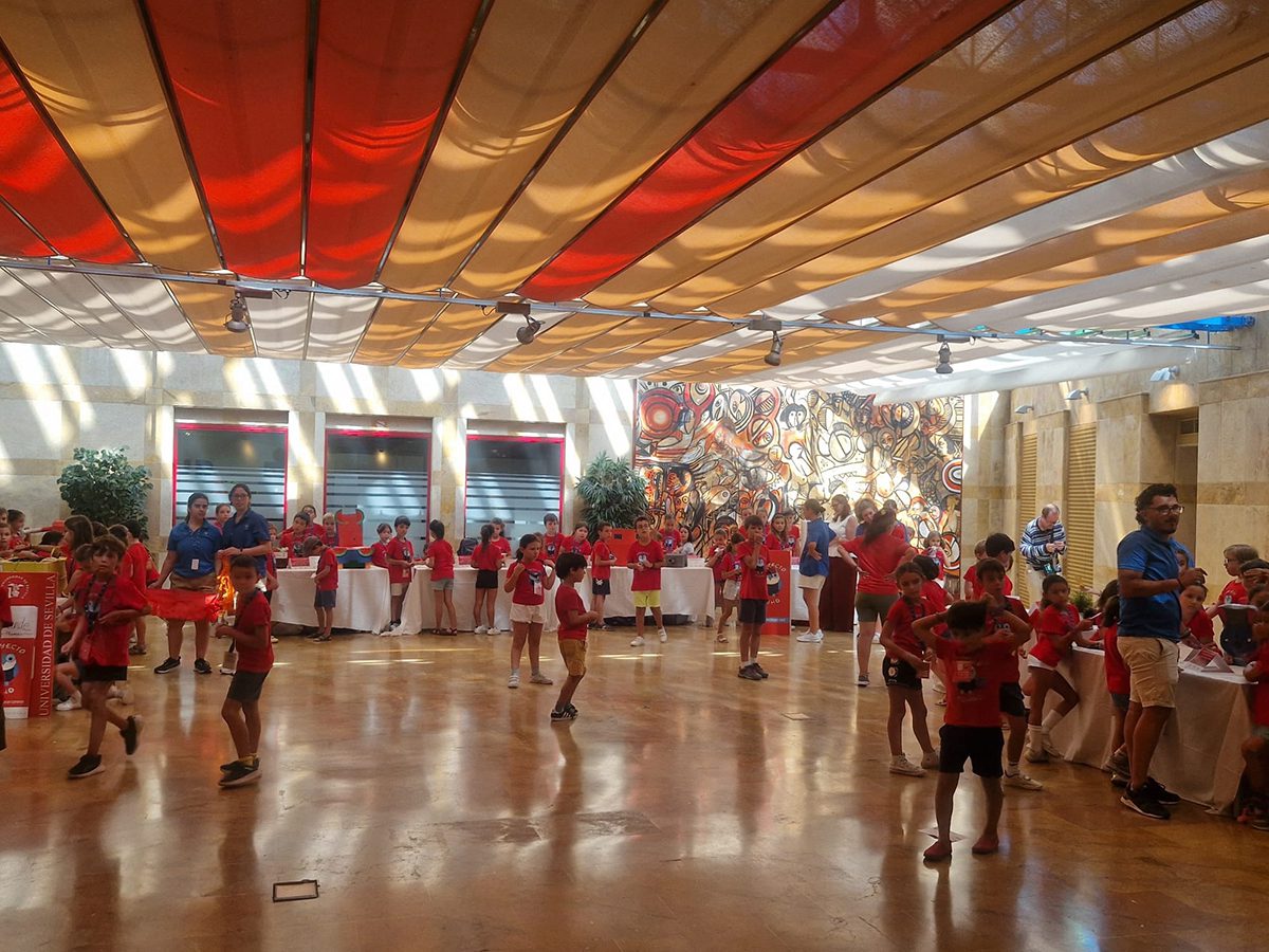 La US y CEA celebran la VI Feria Empresarial Infantil ‘Proyecto Búho’