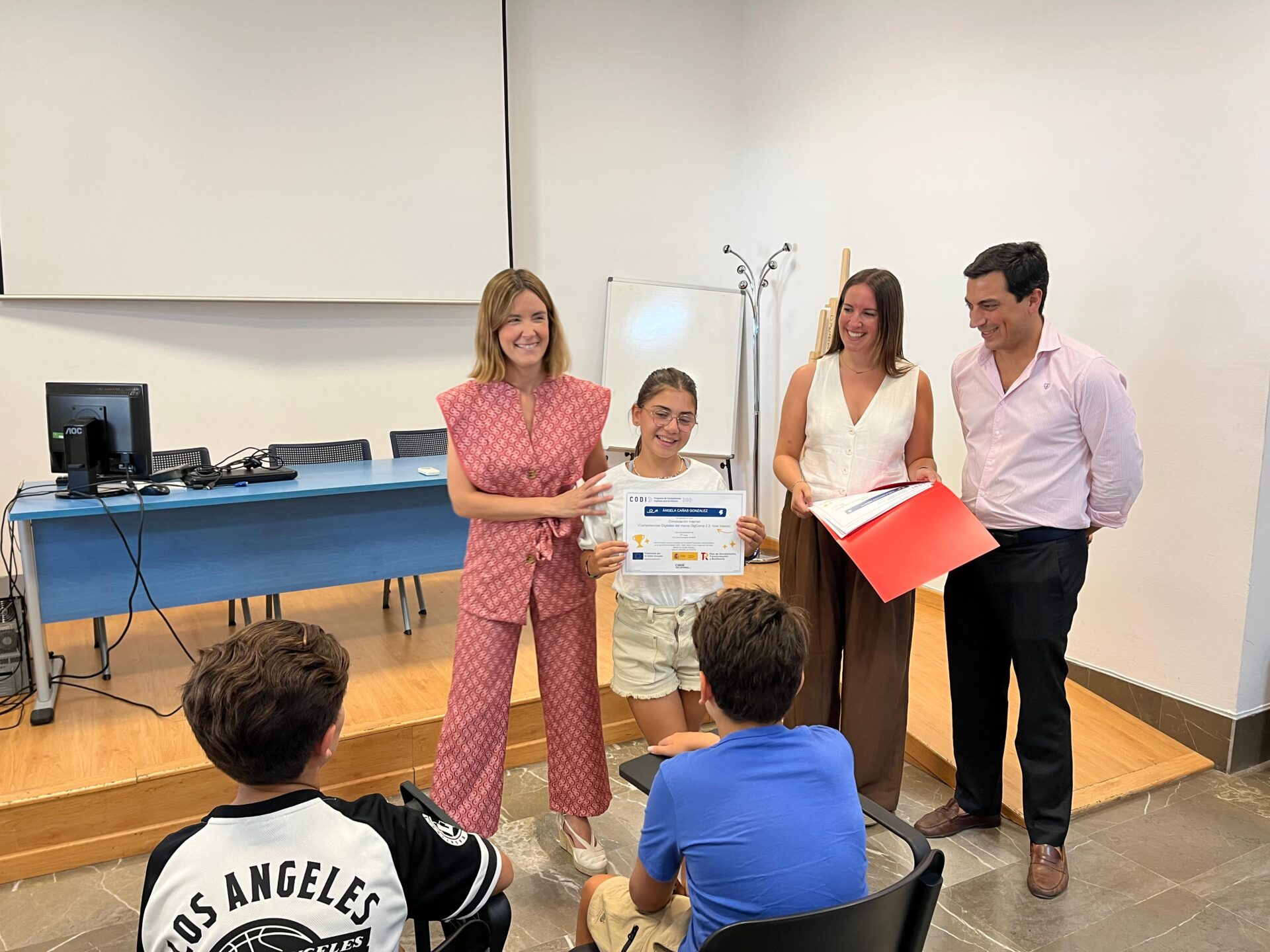 Los centros cívicos municipales acogen este verano Campamento Digital, una iniciativa que busca potenciar el talento digital entre los jóvenes sevillanos