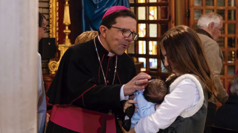 ‘No hay nadie lejos del Corazón de Cristo’ | Monseñor Ramón Valdivia, obispo auxiliar de Sevilla