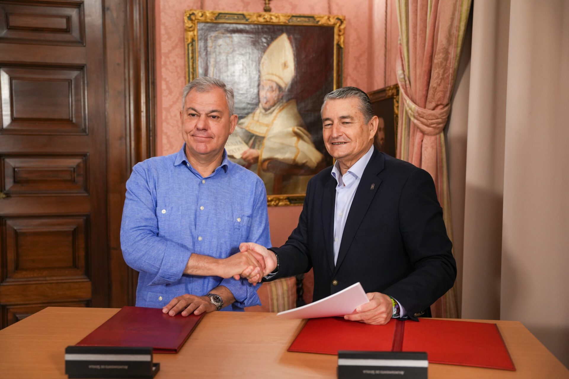 El Ayuntamiento de Sevilla y la Junta de Andalucía firman un convenio para formar a policías locales
