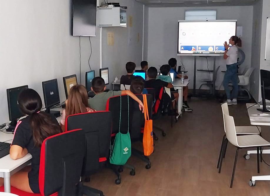 Finaliza el segundo y último Campamento Digital Infantil de este verano en el Punto Vuela de Gelves