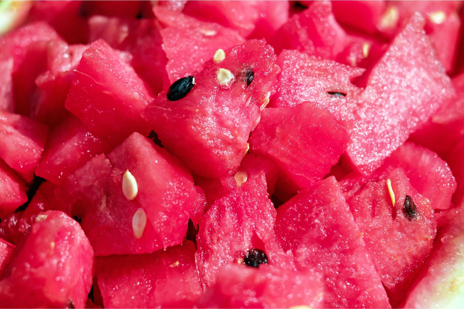 Agosto madura el fruto y endulza el disfrute: frutas de temporada y recetas saludable