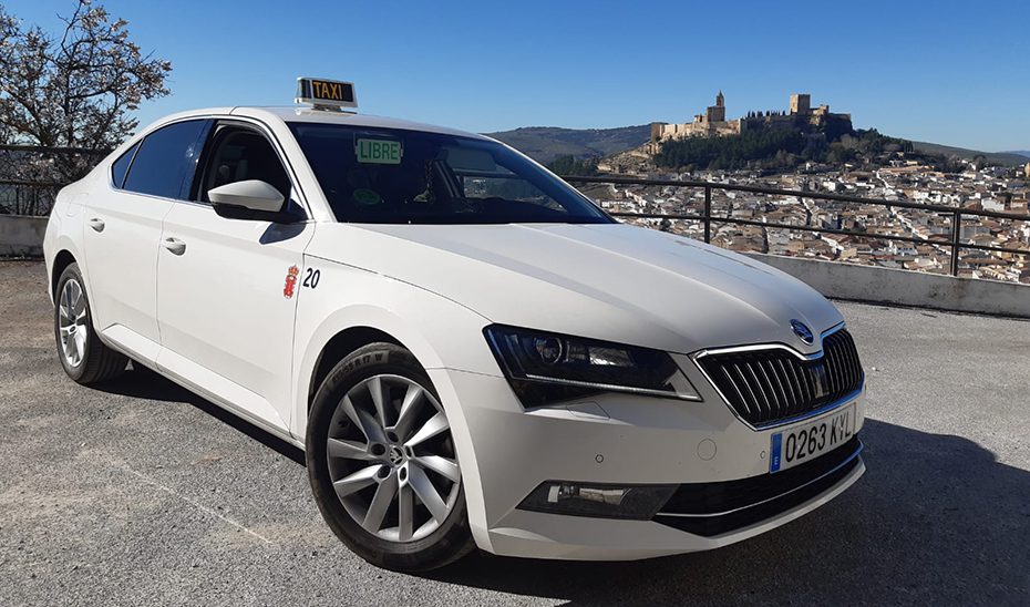 Andalucía supera el centenar de rutas de transporte público a la demanda para atender las zonas rurales