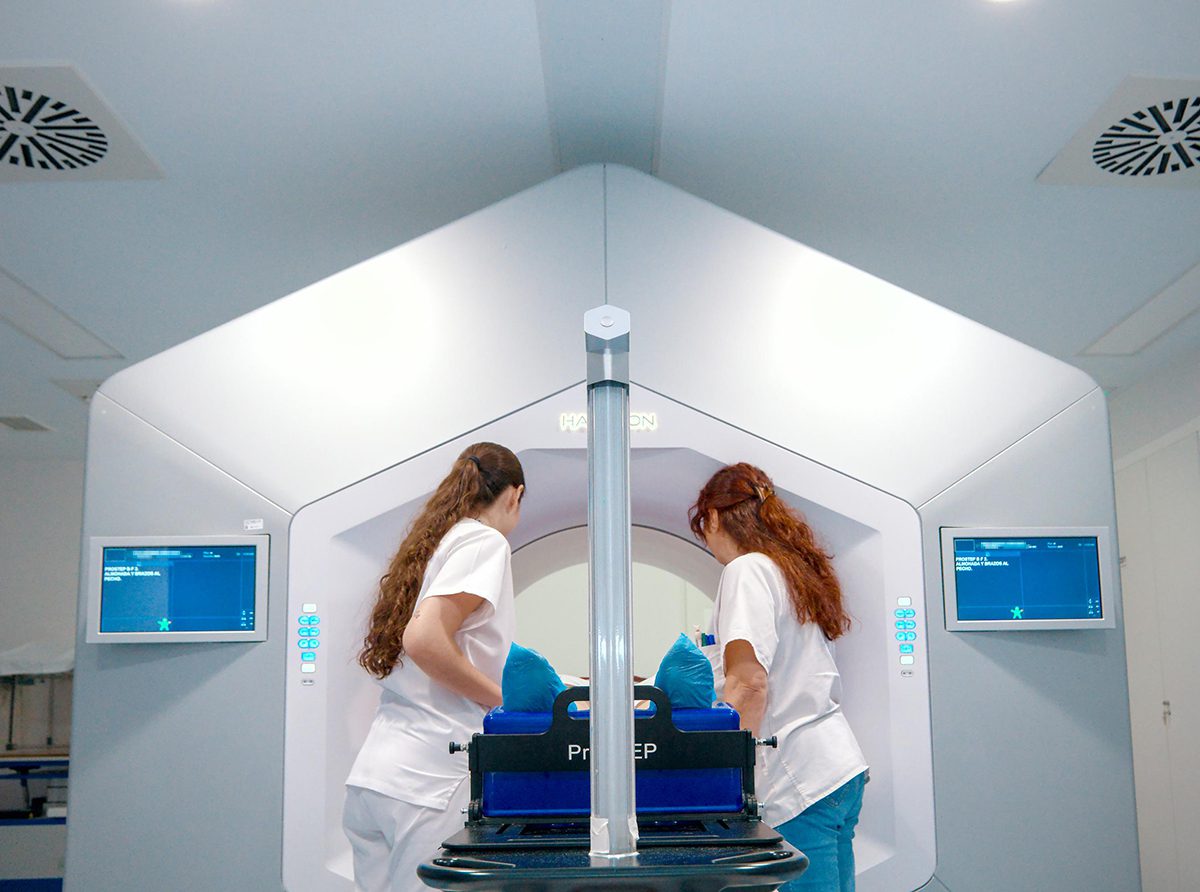 US, UPO y Virgen del Rocío se alían en un proyecto de inteligencia artificial y computación frente al cáncer