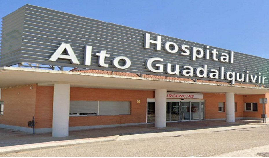 Dos menores y dos mujeres heridos al salirse un coche de la carretera en Villanueva de la Reina