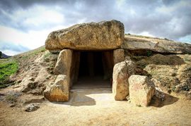 La Consejería de Cultura publica una ‘biografía’ de los Dólmenes de Antequera